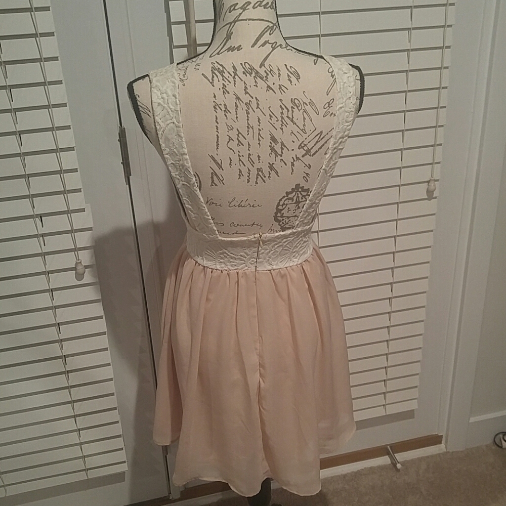 2 Hearts Lace Dress - Picture 2 of 4